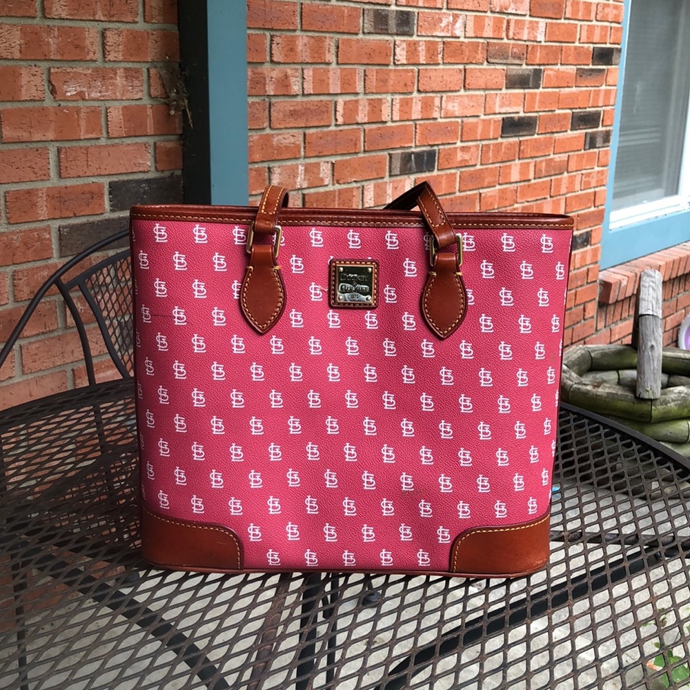 DOONEY & BOURKE PURSE EUC